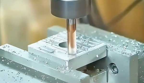 How to Prevent Edge Chipping in Carbide End Mills When Machining Stainless Steel